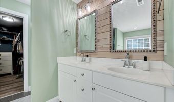 1009 Country Glen Ct, Apex, NC 27502
