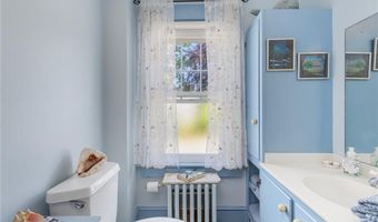141 Coggeshall Ave, Newport, RI 02840