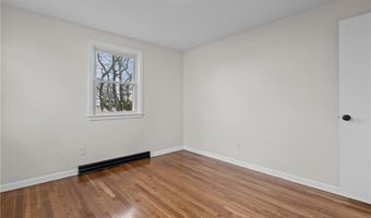 99 Salem Ave, Cranston, RI 02920