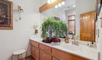 15471 Cedar Ln, Basehor, KS 66007