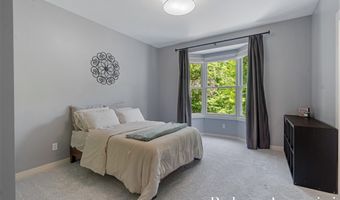 1977 EMERALD GLEN Ct NE, Ada, MI 49301