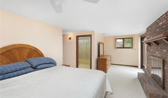 59 Lakewood Dr, Narragansett, RI 02882
