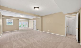 500 Glen Hollow Cir, Aurora, OH 44202