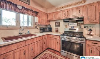 3016 Coplay Ln, North Whitehall, PA 18052