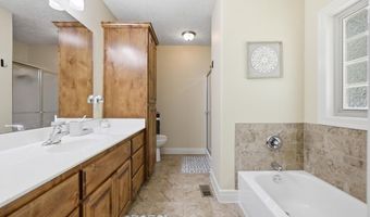 1027 Nickolas St, Aurora, MO 65605