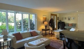 39 Oriole Dr, Andover, MA 01810
