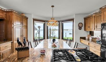 523 Lathrop Ave, Algonac, MI 48001