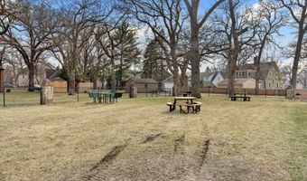 907 1st Dr NW, Austin, MN 55912