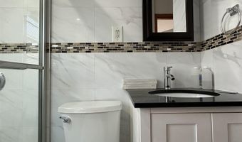 33 E 51ST St 2, Bayonne, NJ 07002