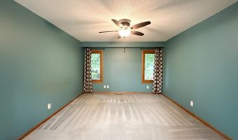 5327 Norris St, Ames, IA 50014