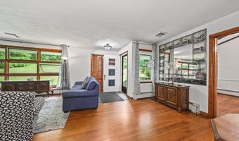 37 Anella Dr, Bethany, CT 06524