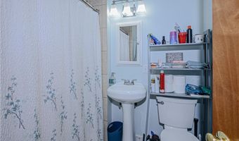 44 Dudley Ave, Newport, RI 02840
