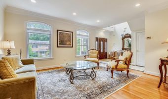 7513 HOLIDAY Ter, Bethesda, MD 20817