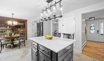 37 Birchwood Cir, Bedford, NH 03110