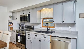 7160 NE 14th St, Ankeny, IA 50023