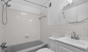7753 PATRIOT Dr 54, Annandale, VA 22003