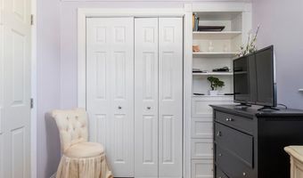 75 Autumn St, Cranston, RI 02910