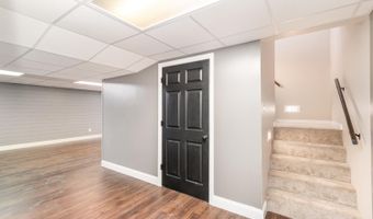 7 David Dr, Aurora, IN 47001