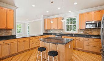 5604 HOOVER St, Bethesda, MD 20817