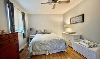 106 Swinburne Row, Newport, RI 02840