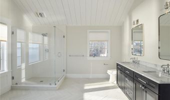 1 Amore Ln, East Greenwich, RI 02818