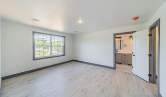 187 Grand Central Pkwy, Bayville, NJ 08721