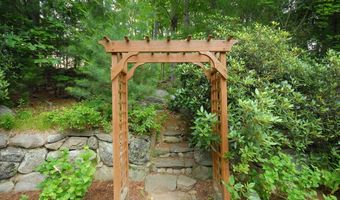 67 Seminole Rd, Acton, MA 01720