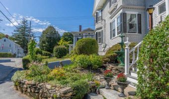 1055 Washington St, Bath, ME 04530