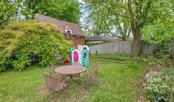 8911 Manor Ave, Allen Park, MI 48101