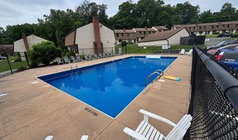 116 Homestead Ln 116, Brookfield, CT 06804