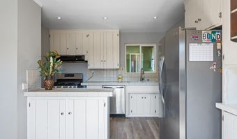 1110 Elmwood Dr, Escondido, CA 92025