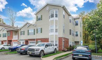 26 Windsor Dr 26, Bayonne, NJ 07035