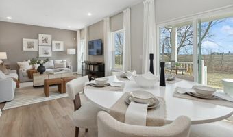 9222 Mile View Ct, Bowling Green, OH 43402