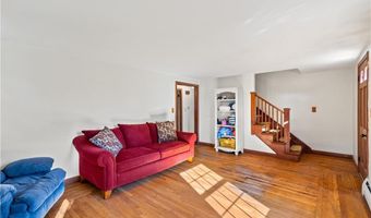 4 Tattersall Dr, Lincoln, RI 02865