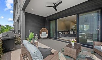 20305 SAVIN HILL Dr, Ashburn, VA 20147