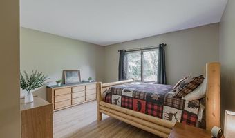 9038 Lahring Rd, Argentine, MI 48436