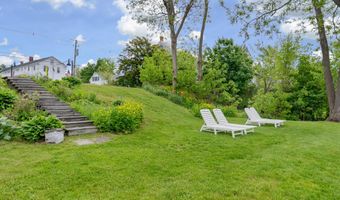 157 Main St, Belgrade, ME 04918