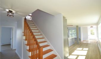 32 J H Dwyer Dr, Middletown, RI 02842