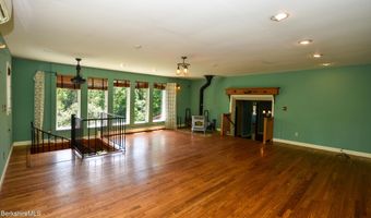 445 County Rd, Becket, MA 01223