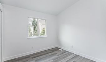 1366 N Bay Dr, Ann Arbor, MI 48103