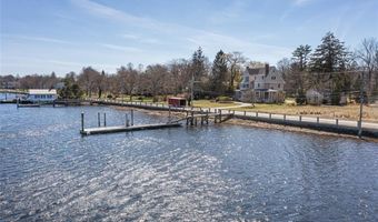 11 Mathewson Rd, Barrington, RI 02806