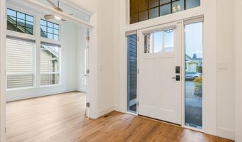 20870 YOSEMITE St NE, Aurora, OR 97002