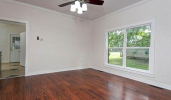 311 W Pleasant St, Aurora, MO 65605