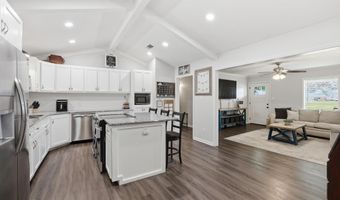 202 Hebert St, Berwick, LA 70342
