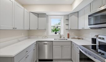 4560 METRO Ct, Annandale, VA 22003