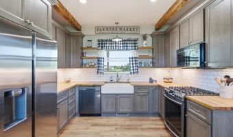 8011 Hollow Corners Rd, Almont, MI 48003