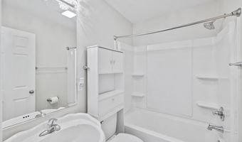 402 S 11th St, Adel, IA 50003