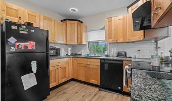 129 Simmonsville Ave, Johnston, RI 02919