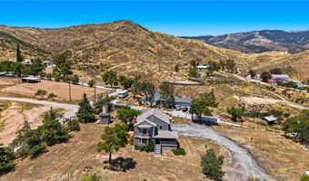 10821 Los Jordans, Agua Dulce, CA 91390