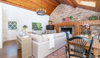 60 Old Wood Rd, Avon, CT 06001
